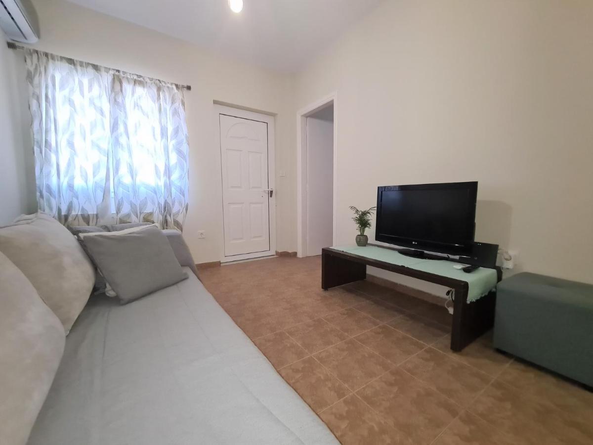 Mtc-Sfs Apartment By The Sea And Airport Pórto Ráfti Екстериор снимка