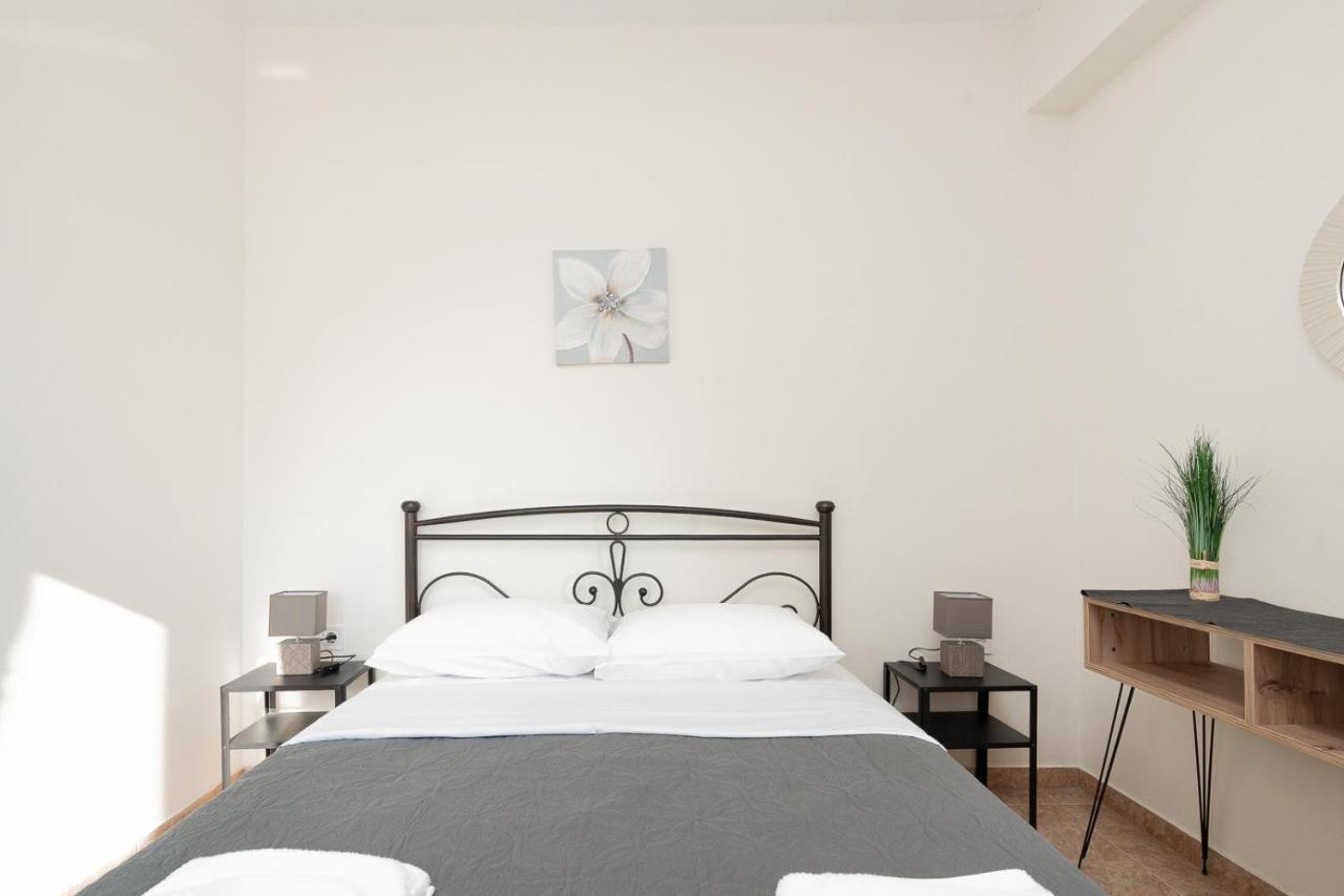 Mtc-Sfs Apartment By The Sea And Airport Pórto Ráfti Екстериор снимка