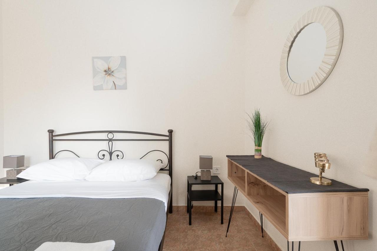 Mtc-Sfs Apartment By The Sea And Airport Pórto Ráfti Екстериор снимка